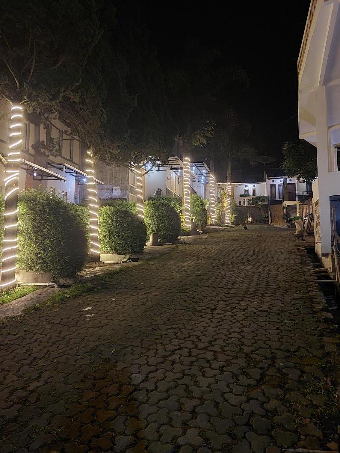 Villa Beverly Лембанг Екстериор снимка